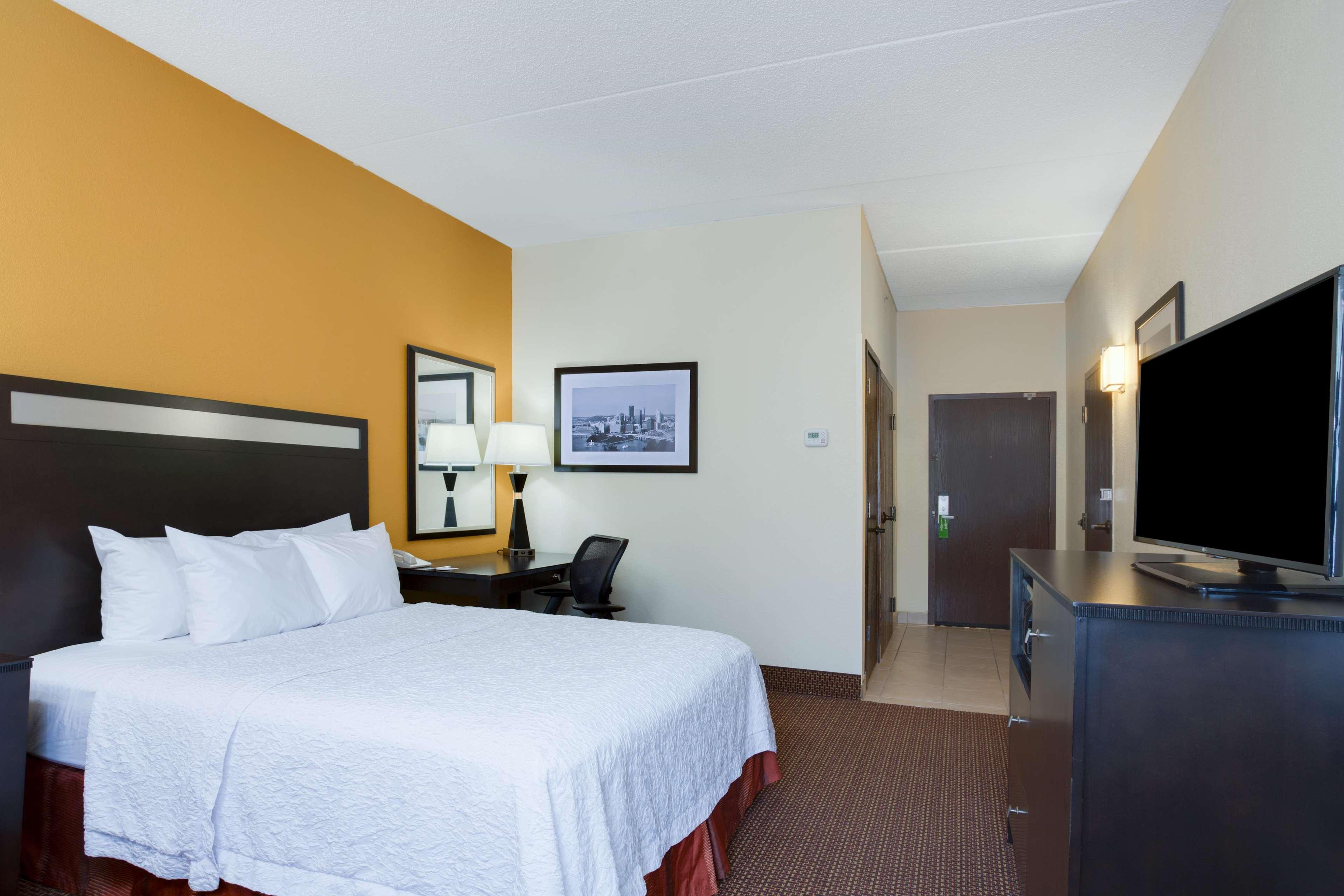 Hampton Inn Pittsburgh/Вест-Міффлін Екстер'єр фото