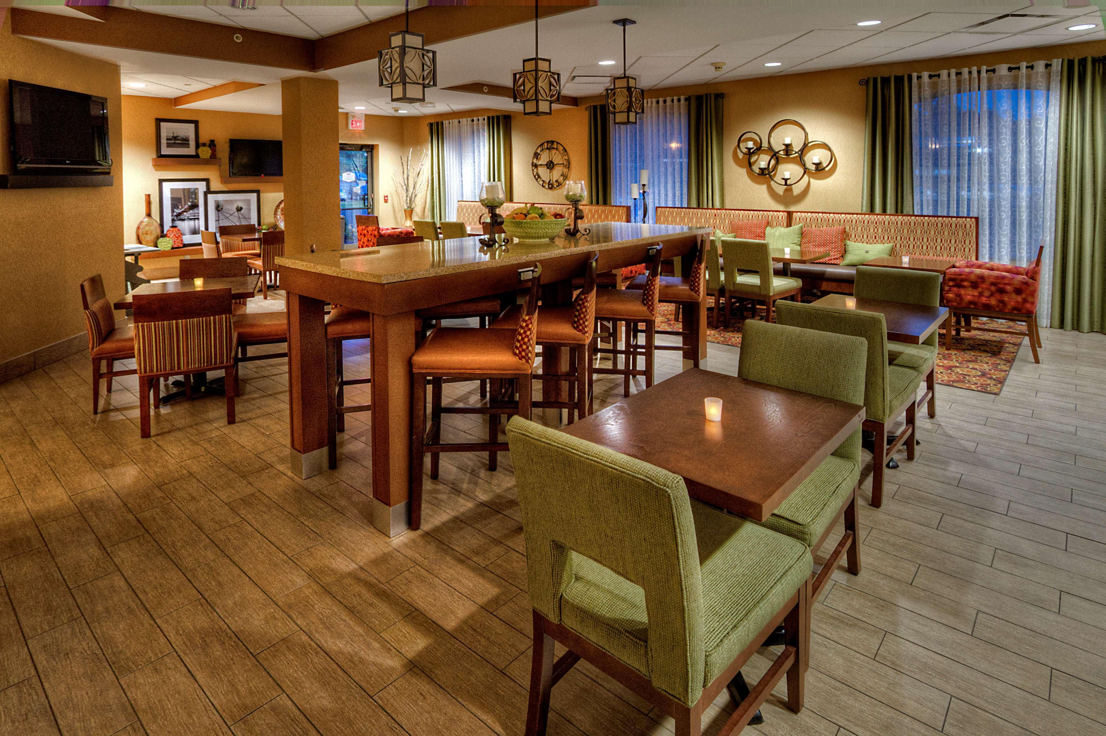 Hampton Inn Pittsburgh/Вест-Міффлін Екстер'єр фото