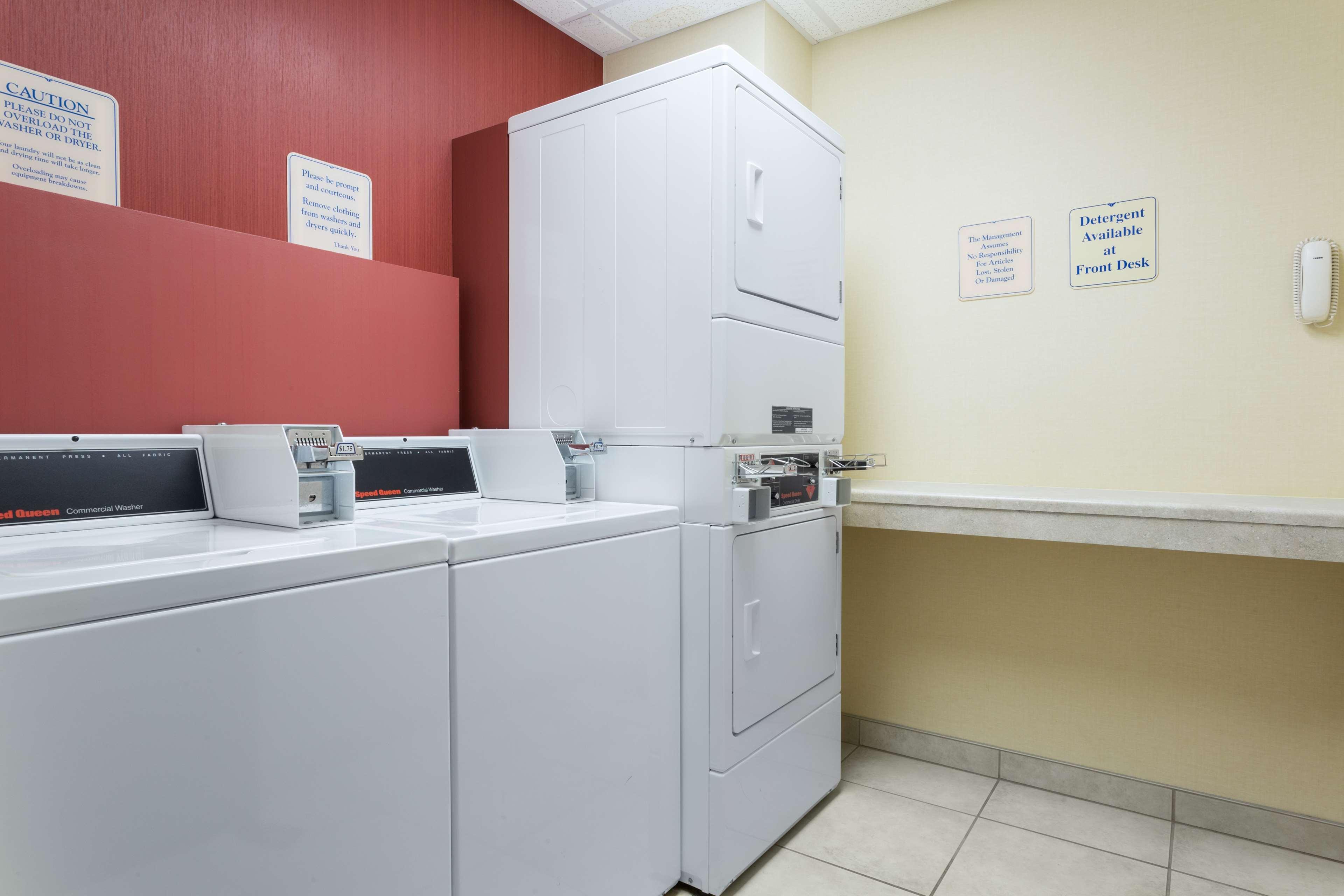 Hampton Inn Pittsburgh/Вест-Міффлін Екстер'єр фото