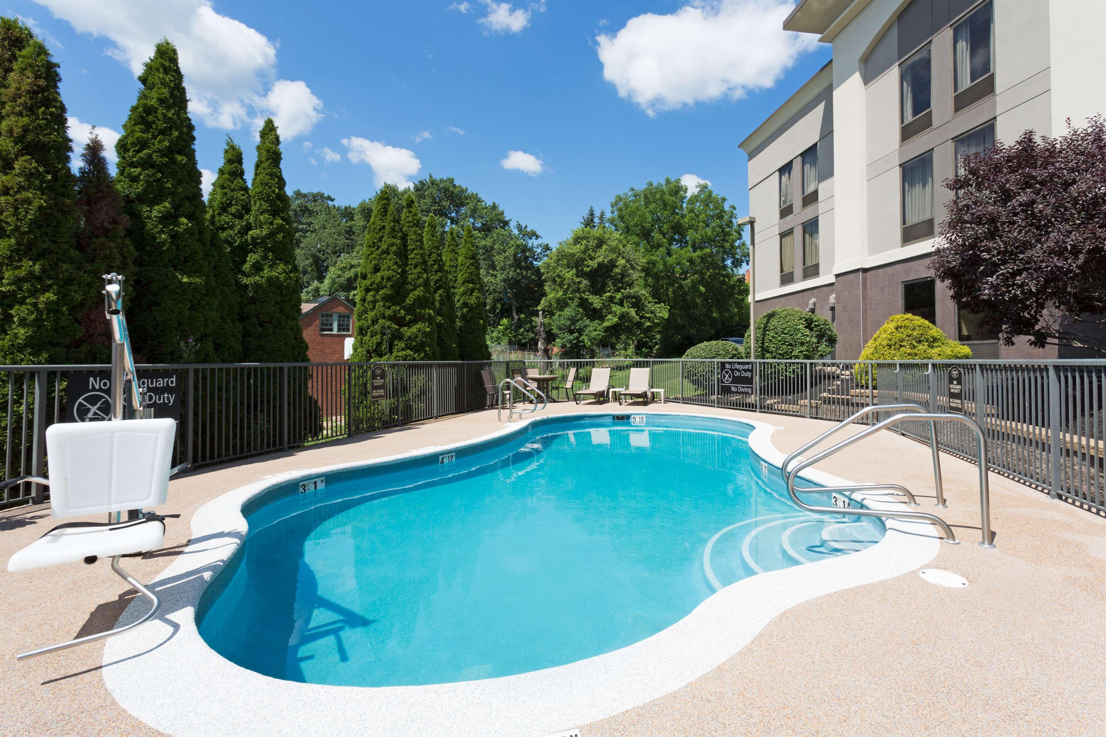 Hampton Inn Pittsburgh/Вест-Міффлін Екстер'єр фото