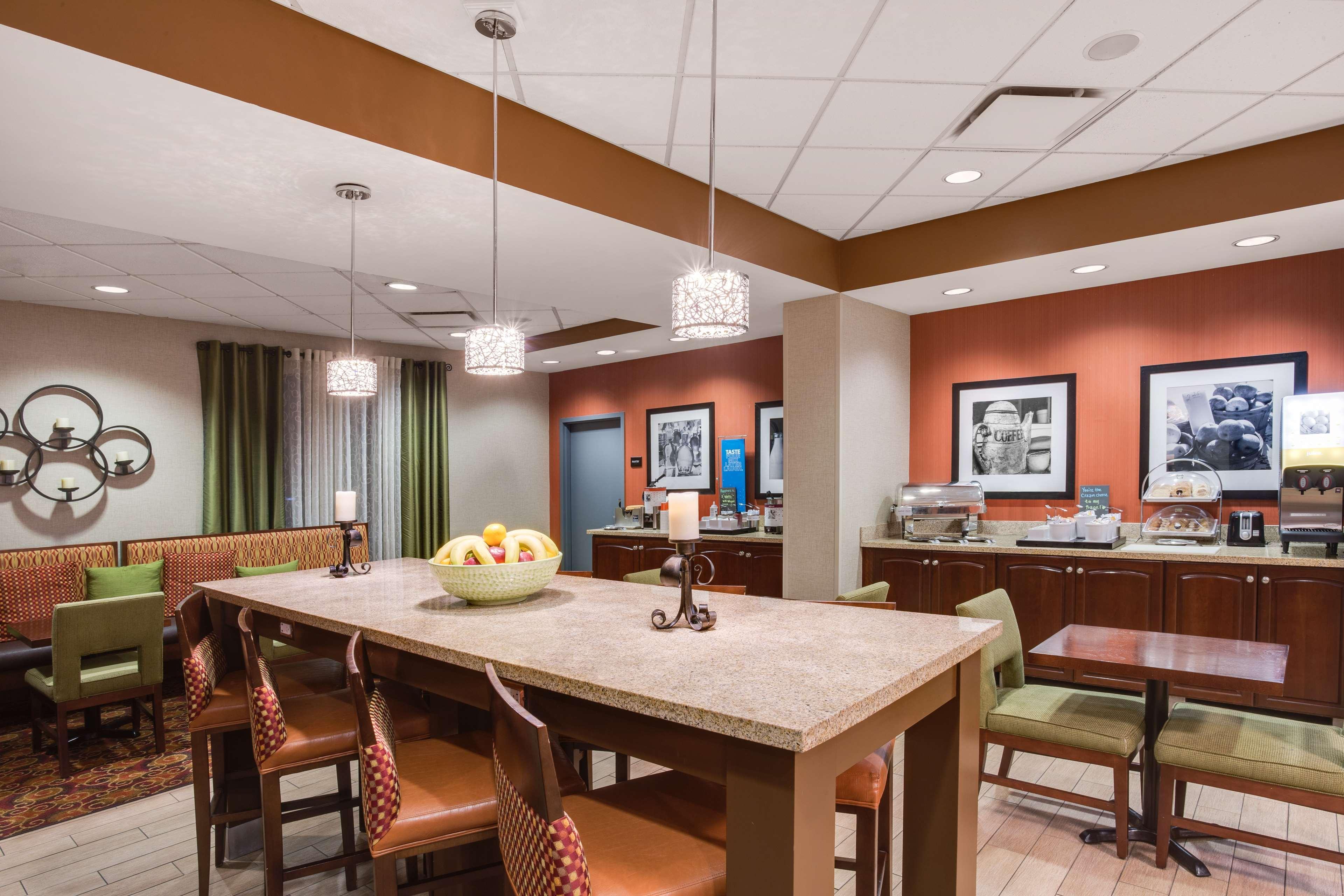 Hampton Inn Pittsburgh/Вест-Міффлін Екстер'єр фото