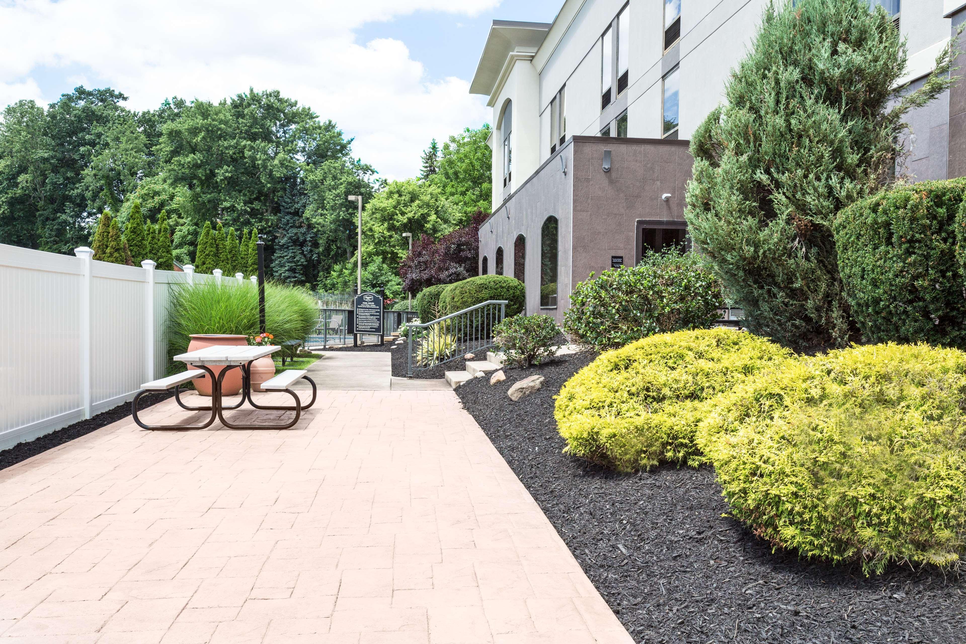 Hampton Inn Pittsburgh/Вест-Міффлін Екстер'єр фото